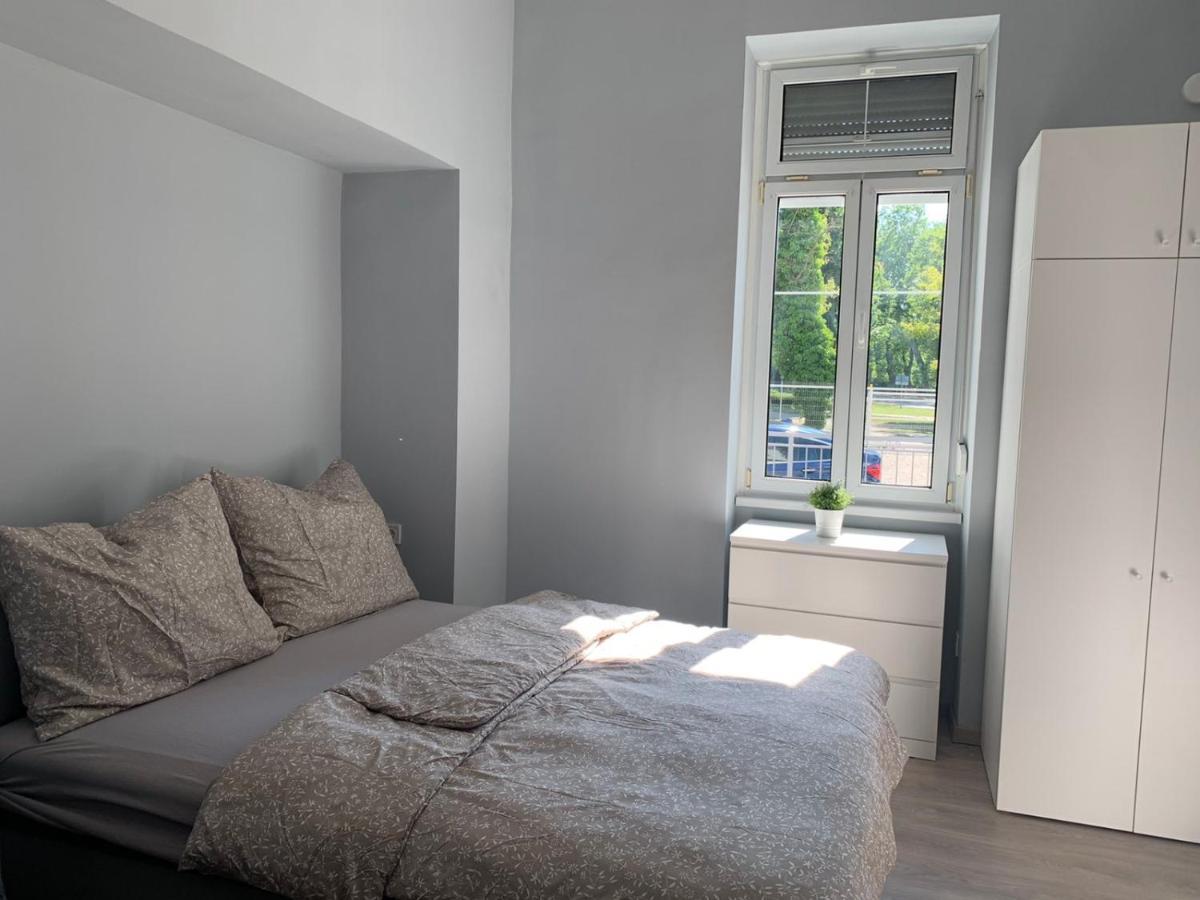 Kinizsi Udvar Apartmanház Balatonboglár Esterno foto