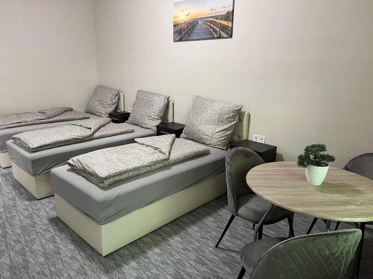 Kinizsi Udvar Apartmanház Balatonboglár Esterno foto