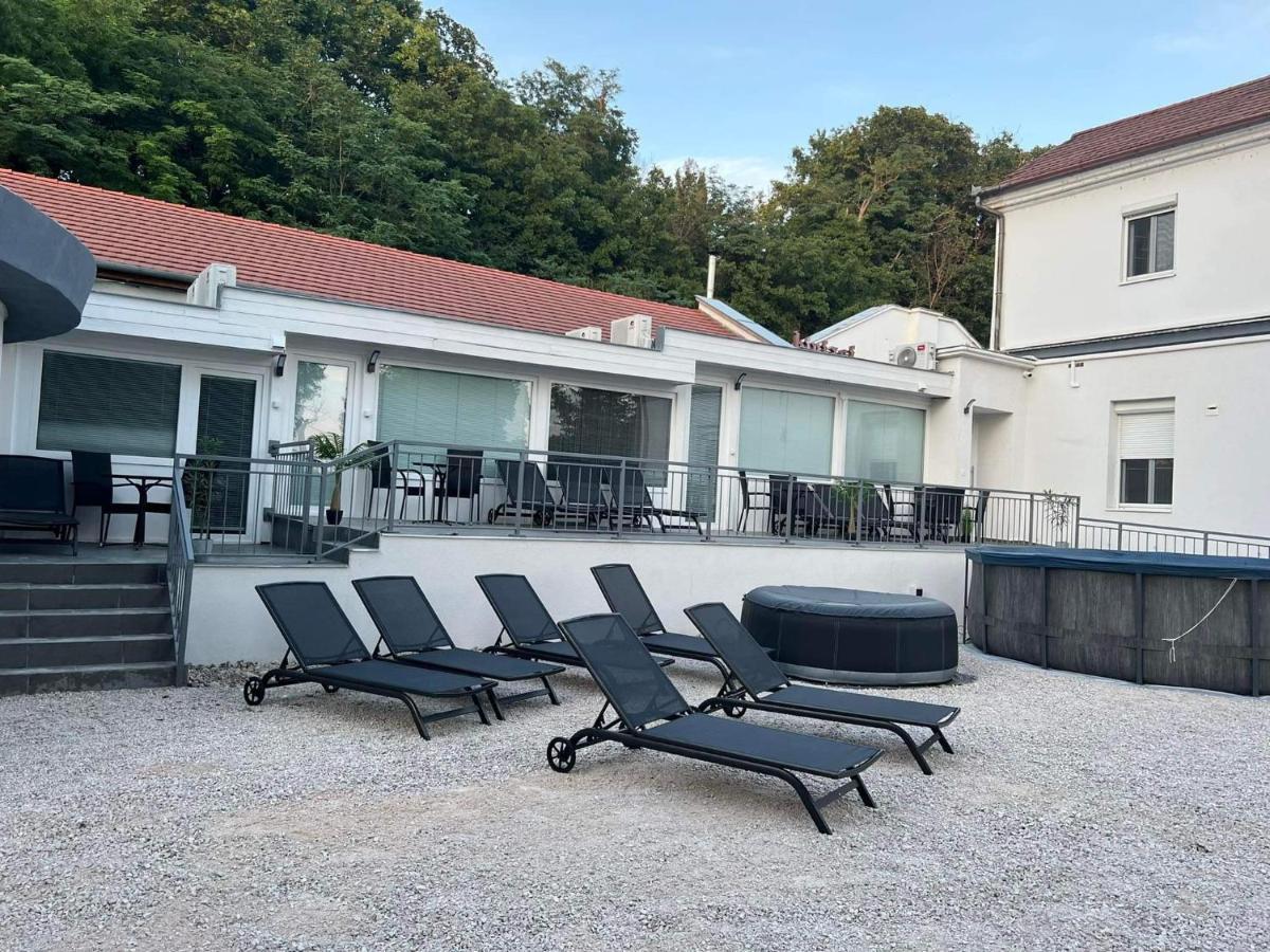 Kinizsi Udvar Apartmanház Balatonboglár Esterno foto