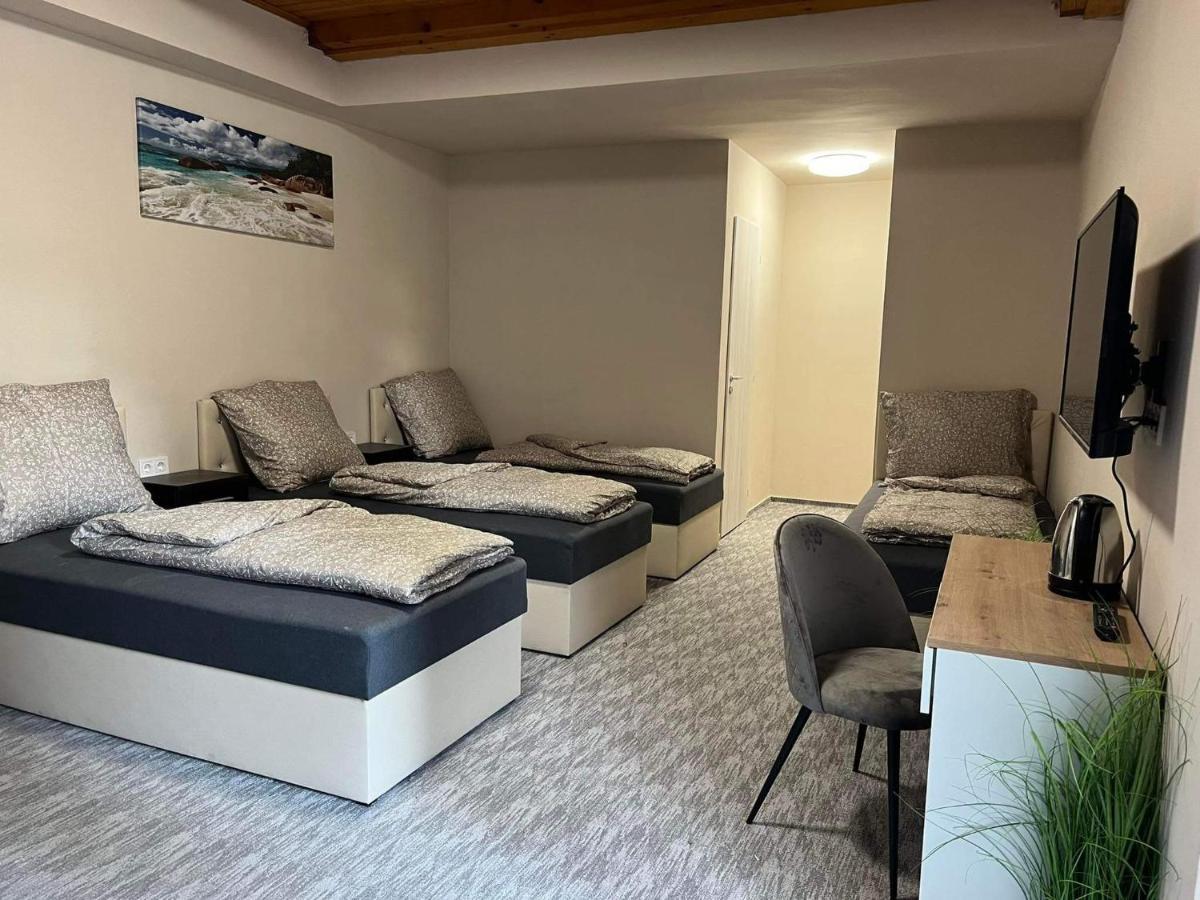 Kinizsi Udvar Apartmanház Balatonboglár Esterno foto