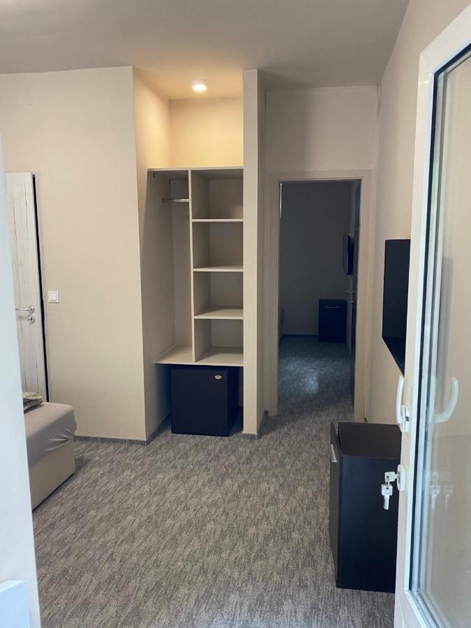 Kinizsi Udvar Apartmanház Balatonboglár Esterno foto