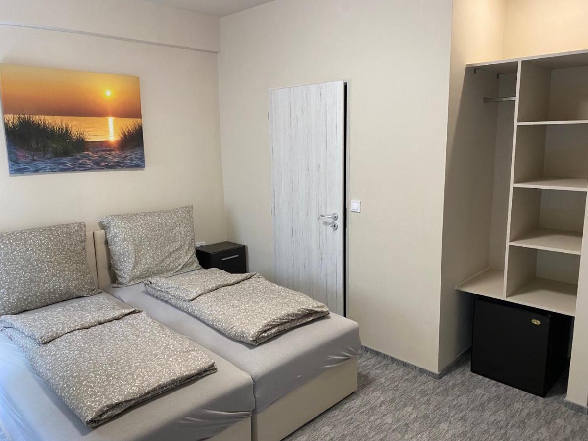 Kinizsi Udvar Apartmanház Balatonboglár Esterno foto