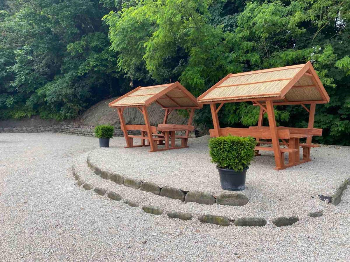 Kinizsi Udvar Apartmanház Balatonboglár Esterno foto