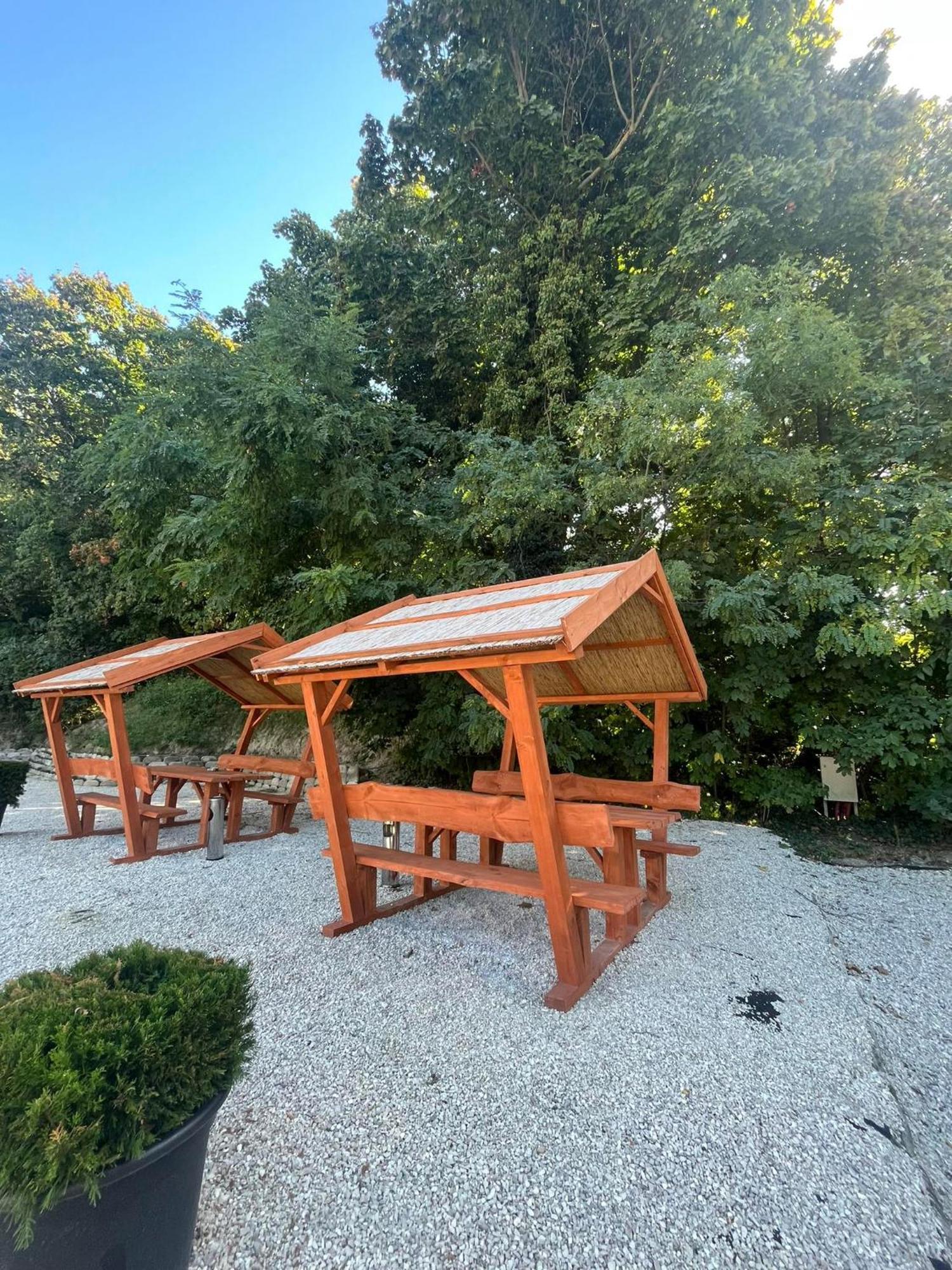 Kinizsi Udvar Apartmanház Balatonboglár Esterno foto