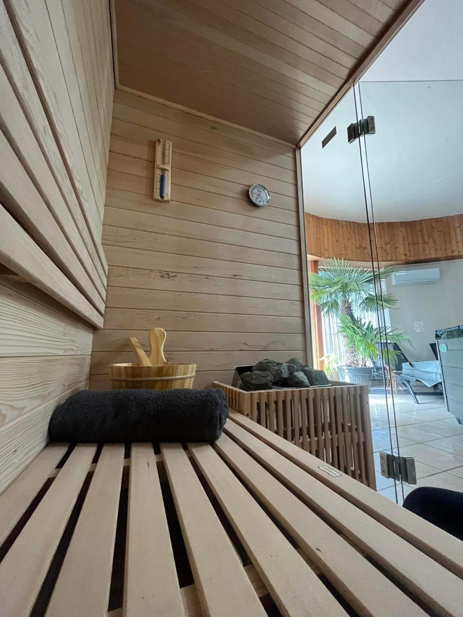 Kinizsi Udvar Apartmanház Balatonboglár Esterno foto
