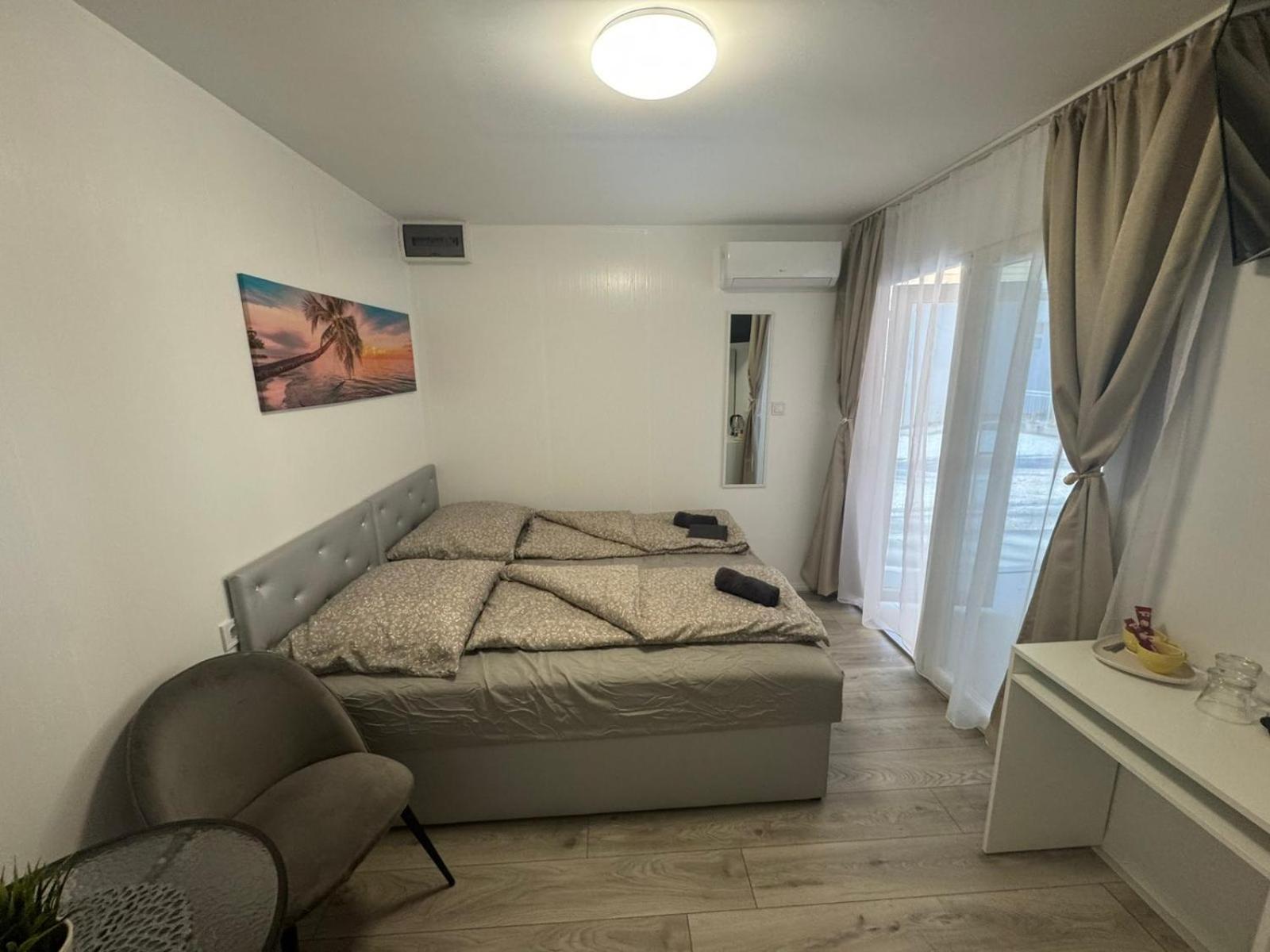 Kinizsi Udvar Apartmanház Balatonboglár Esterno foto