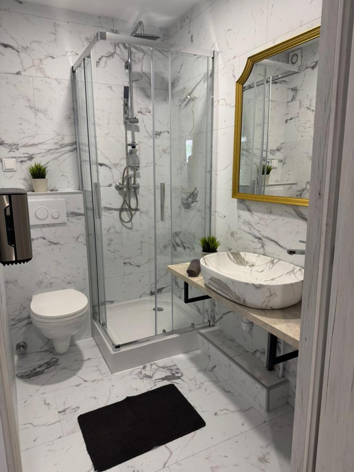 Kinizsi Udvar Apartmanház Balatonboglár Esterno foto