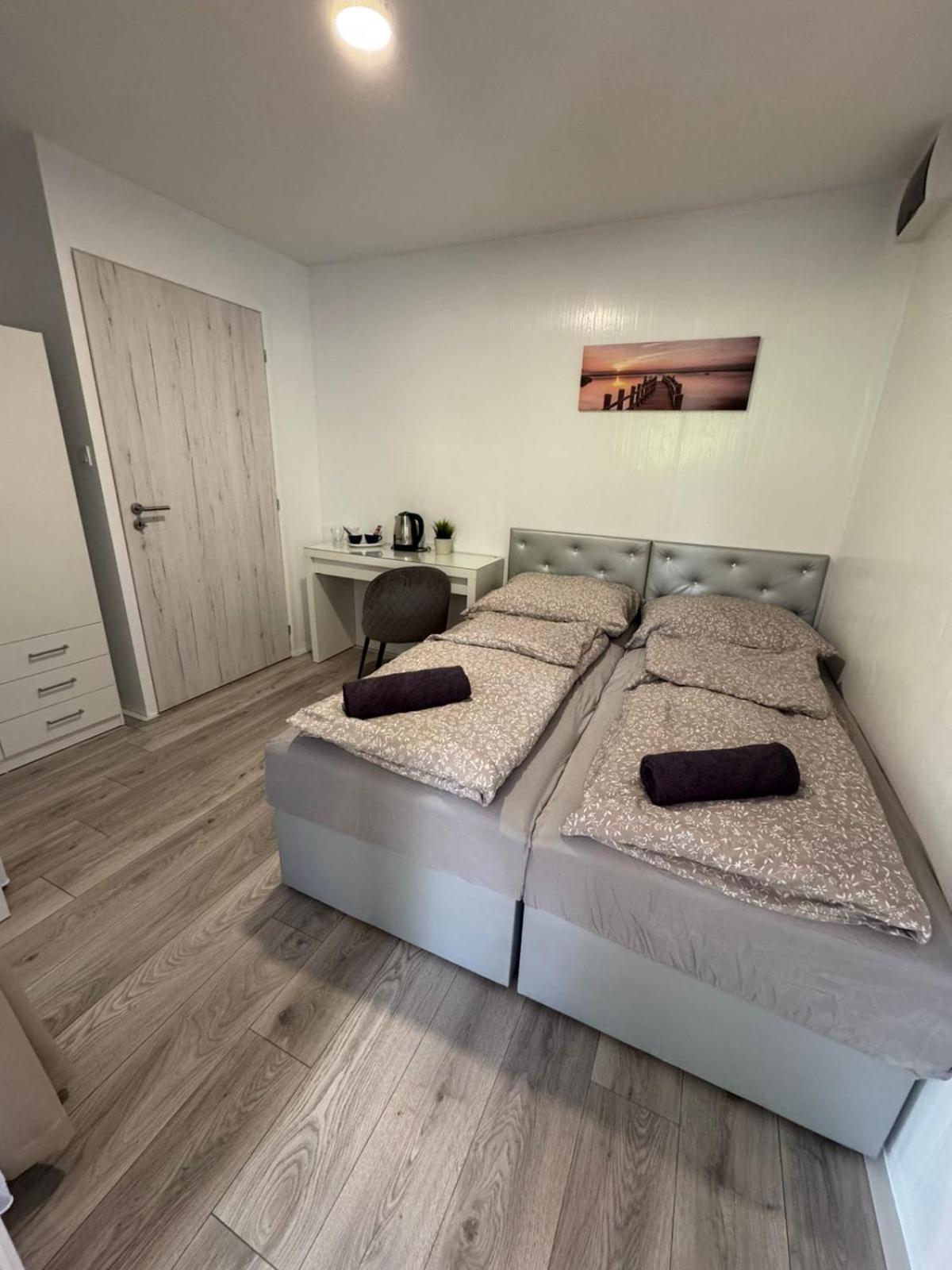 Kinizsi Udvar Apartmanház Balatonboglár Esterno foto