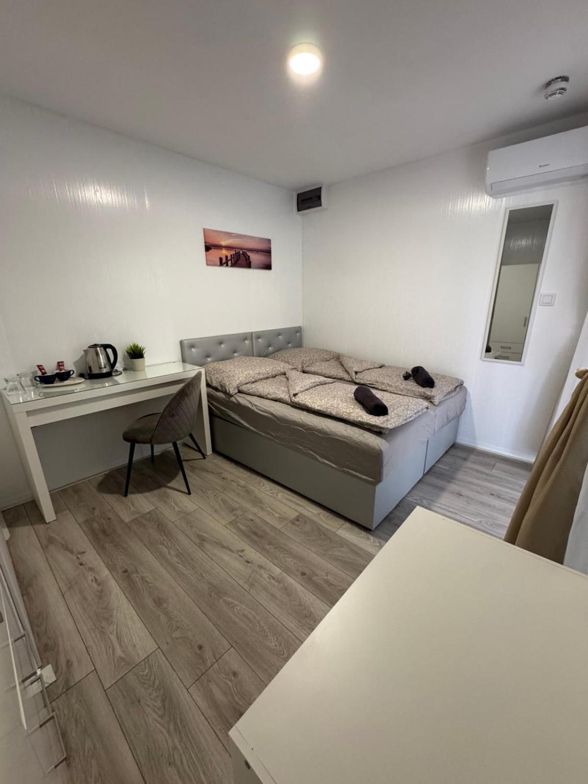 Kinizsi Udvar Apartmanház Balatonboglár Esterno foto