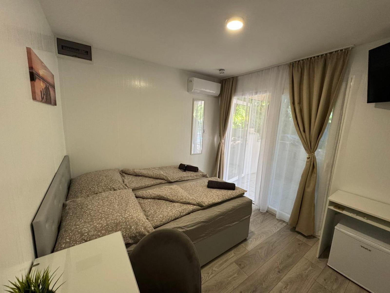 Kinizsi Udvar Apartmanház Balatonboglár Esterno foto