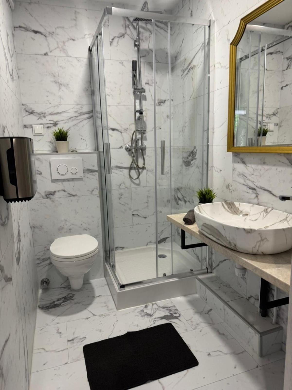 Kinizsi Udvar Apartmanház Balatonboglár Esterno foto