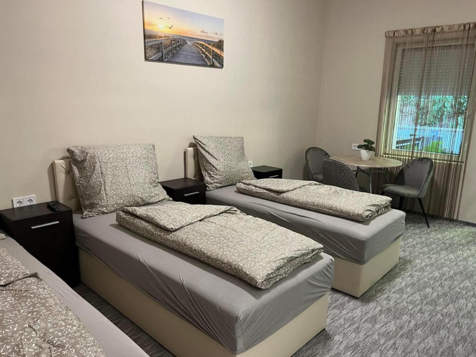 Kinizsi Udvar Apartmanház Balatonboglár Esterno foto