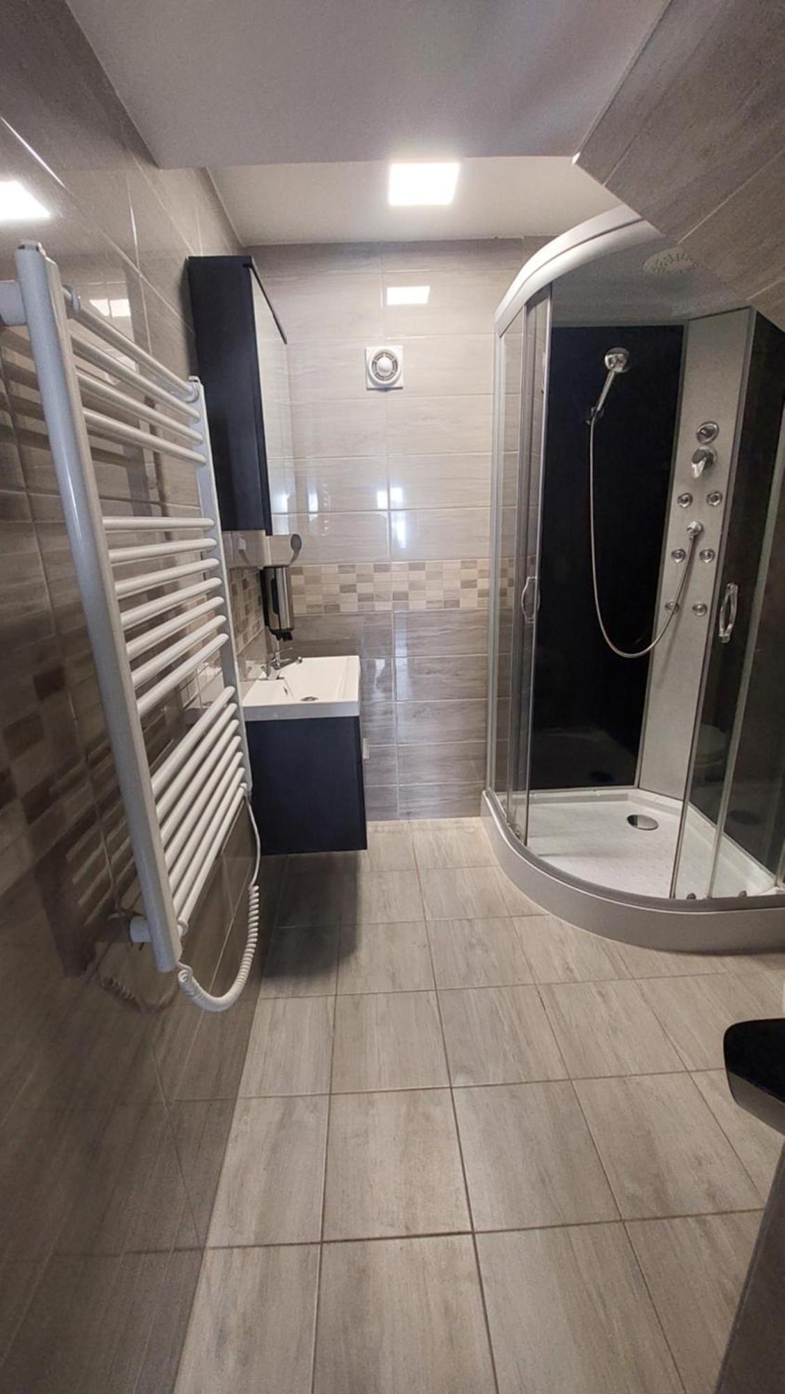 Kinizsi Udvar Apartmanház Balatonboglár Esterno foto