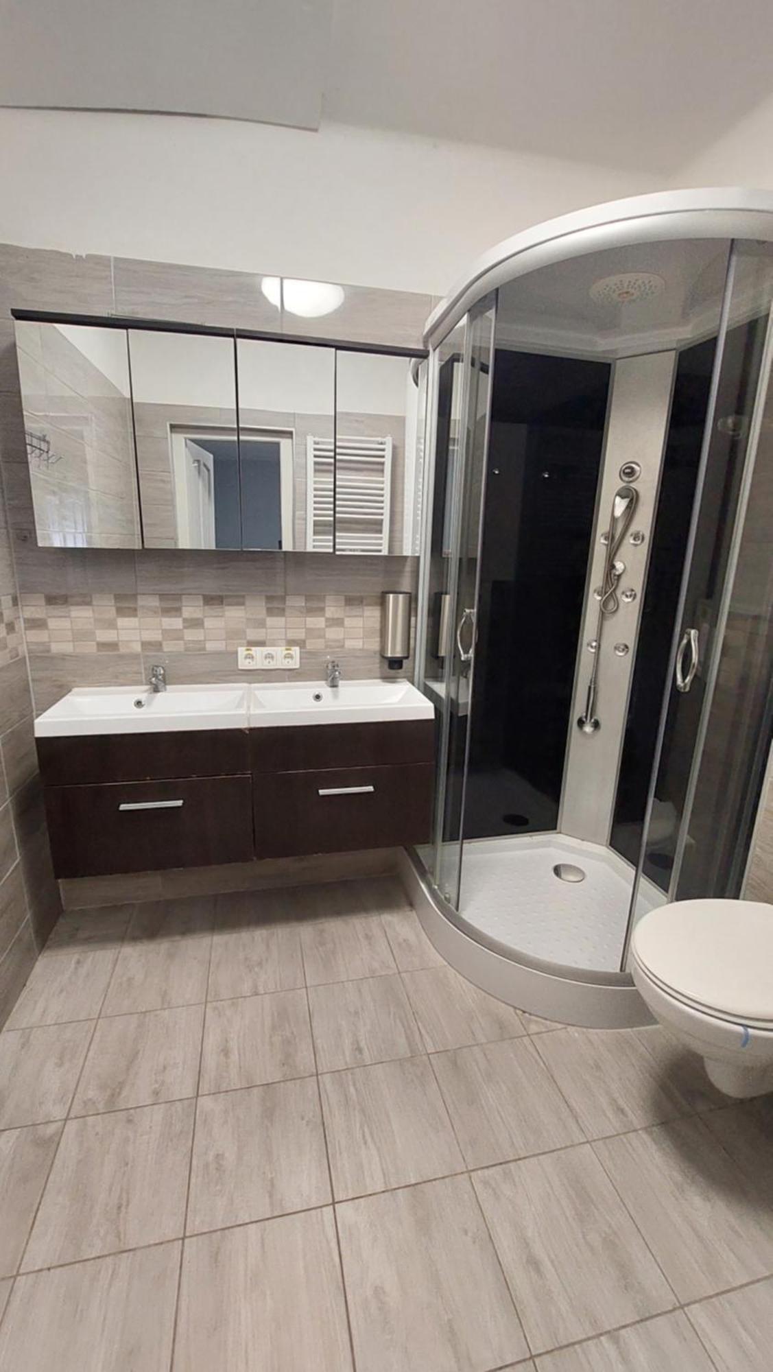 Kinizsi Udvar Apartmanház Balatonboglár Esterno foto