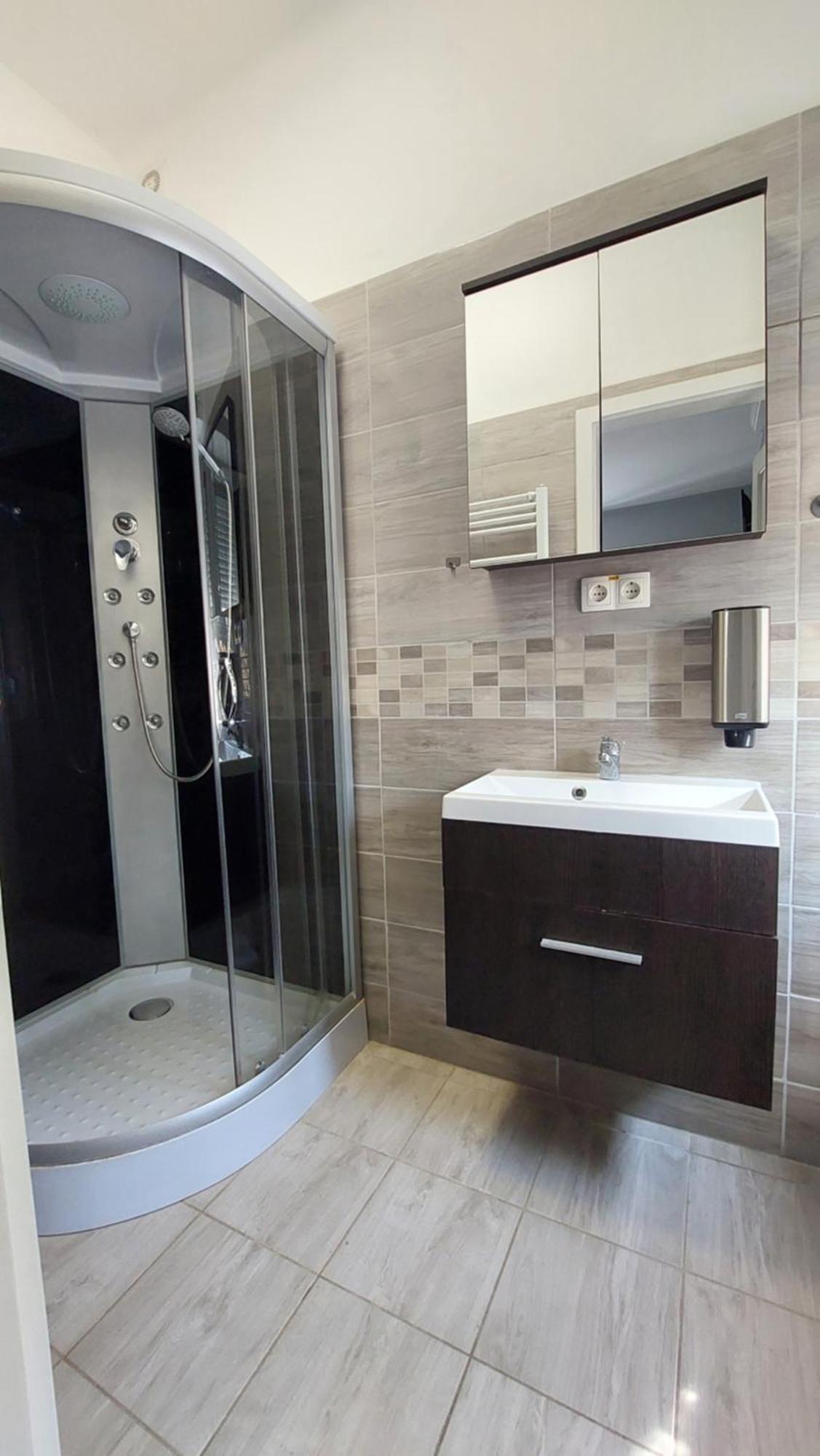 Kinizsi Udvar Apartmanház Balatonboglár Esterno foto