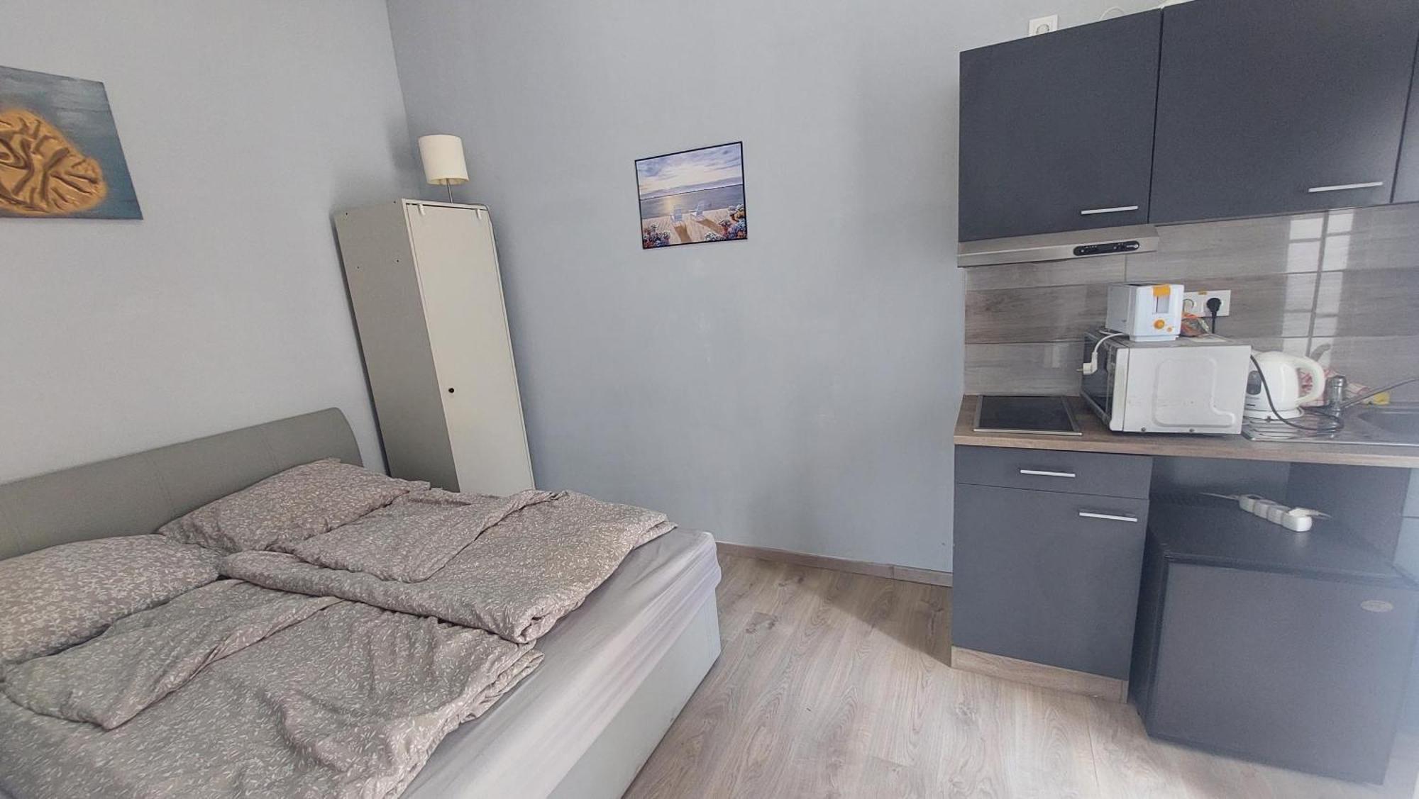 Kinizsi Udvar Apartmanház Balatonboglár Esterno foto
