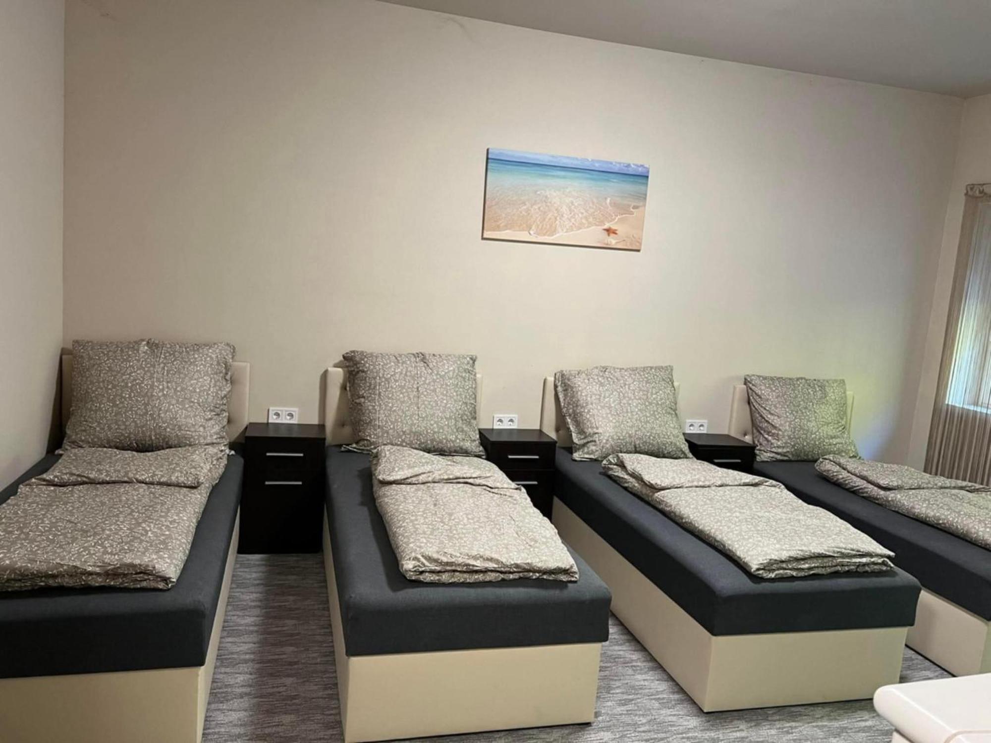 Kinizsi Udvar Apartmanház Balatonboglár Esterno foto