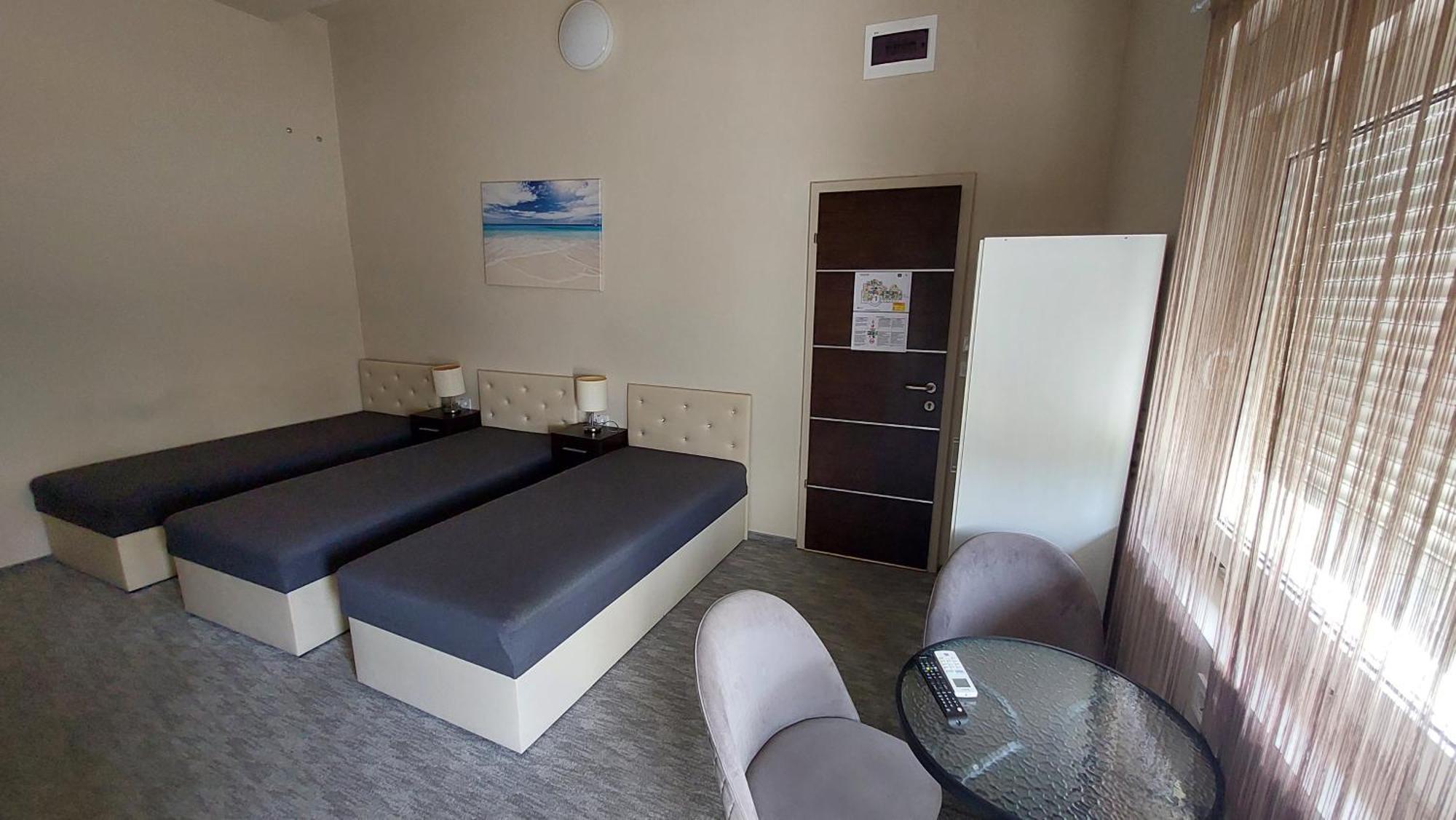 Kinizsi Udvar Apartmanház Balatonboglár Esterno foto