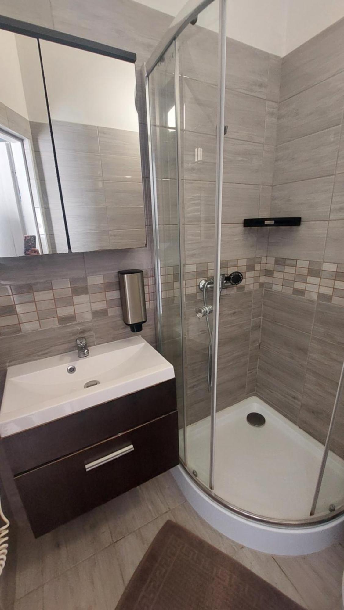 Kinizsi Udvar Apartmanház Balatonboglár Esterno foto