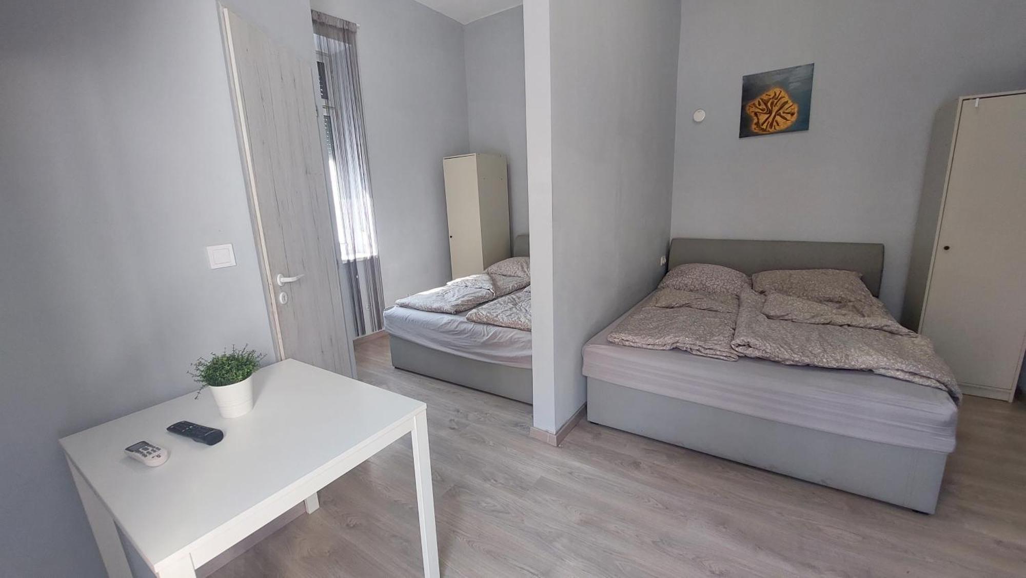 Kinizsi Udvar Apartmanház Balatonboglár Esterno foto