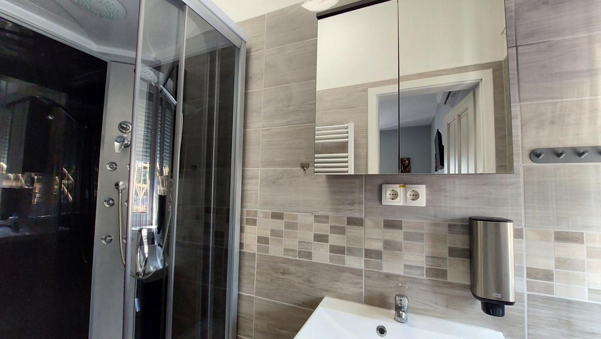 Kinizsi Udvar Apartmanház Balatonboglár Esterno foto